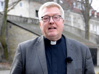 Diözesanadministrator Msgr. Dr. Bredeck, Screenshot Video Ebm. Paderborn Diözesanadministrator Msgr. Dr. Bredeck, Screenshot Video Ebm. Paderborn