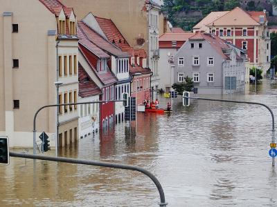 Überschwemmung Straße unter Wasser