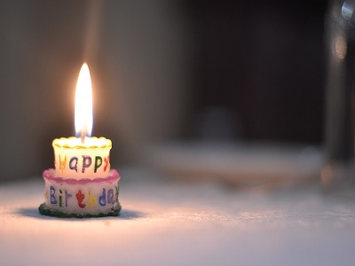 Geburtstagstörtchen und Kerzen