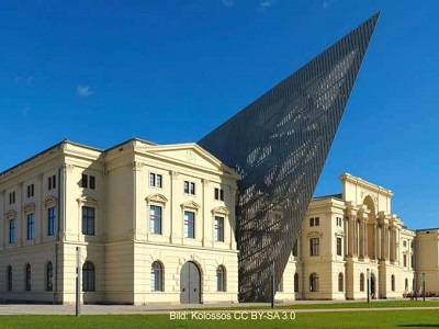 Außenansicht vom militärhistorischen Museum in Dresden