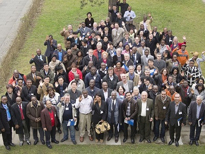 Gruppenbild von Vertreterinnen und Vertretern internationaler Gemeinden