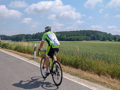 Radfahren ist anstrengend. Für alle am Straßenverkehr beteiligten Personen. Freundlich bleiben hilft. Foto: (c) Pixabay